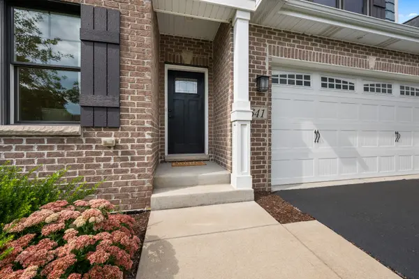 641 Bourbon CT, Naperville, IL 60565