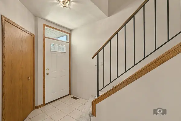 5122 Tomcin TRL, Oak Lawn, IL 60453