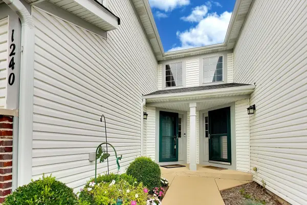 1240 Appaloosa WAY, Bartlett, IL 60103