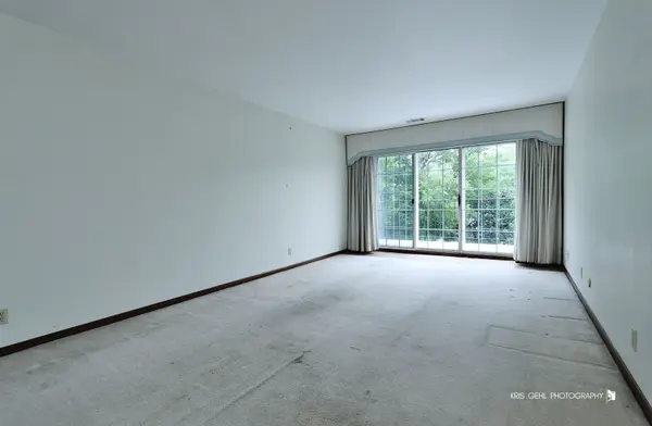 1110 N Farnsworth AVE #310, Aurora, IL 60505