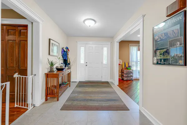 1891 N St Marys RD, Green Oaks, IL 60048