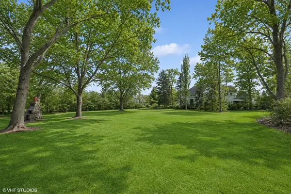 480 Meadowlark LN, Northfield, IL 60093