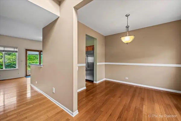 6 Elizabeth CT, Lake In The Hills, IL 60156