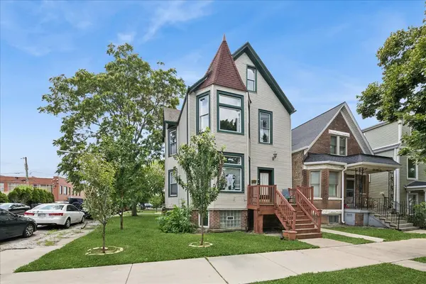 2835 W Wellington AVE #2, Chicago, IL 60618