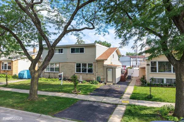 9045 Emerson DR, Des Plaines, IL 60016