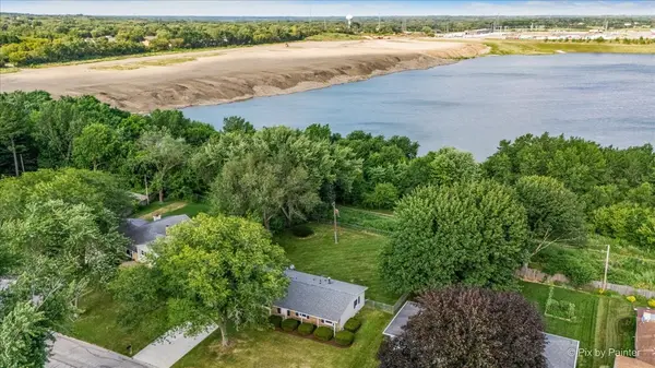 136 Scott DR, East Dundee, IL 60118