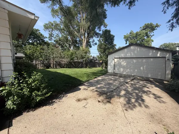 235 Nordica AVE, Glenview, IL 60025