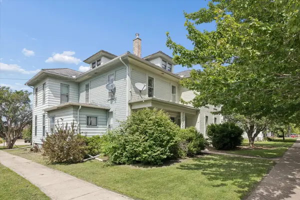 119 W North ST, Geneseo, IL 61254