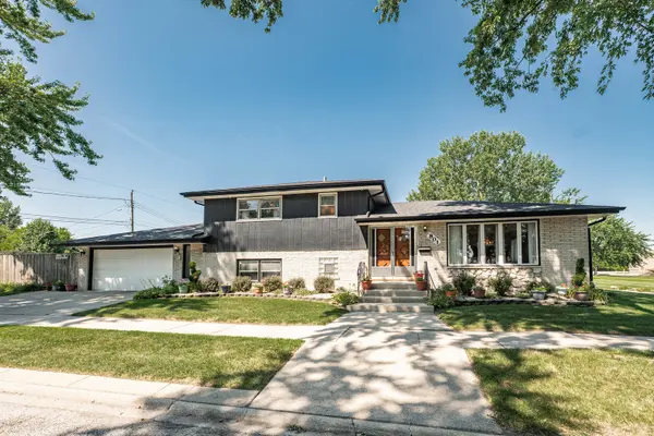 801 Memorial DR, Calumet City, IL 60409