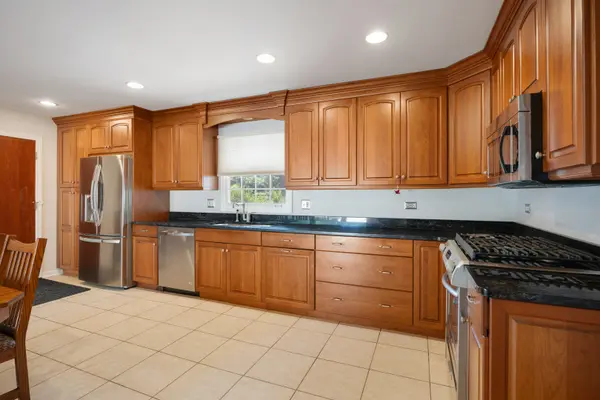 736 Deborah AVE, Elgin, IL 60123