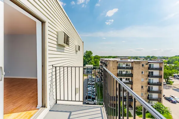 7449 Washington ST #602, Forest Park, IL 60130