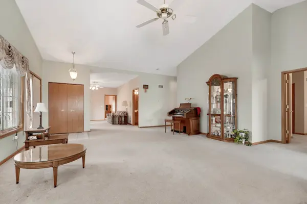 5553 Foxwoods DR, Oak Lawn, IL 60453
