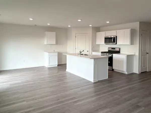 2284 Redwood TRL, Wonder Lake, IL 60097