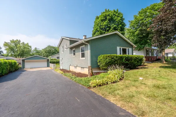 2203 Kirchoff RD, Rolling Meadows, IL 60008