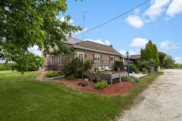 1066 E 1100 North RD, Onarga, IL 60955