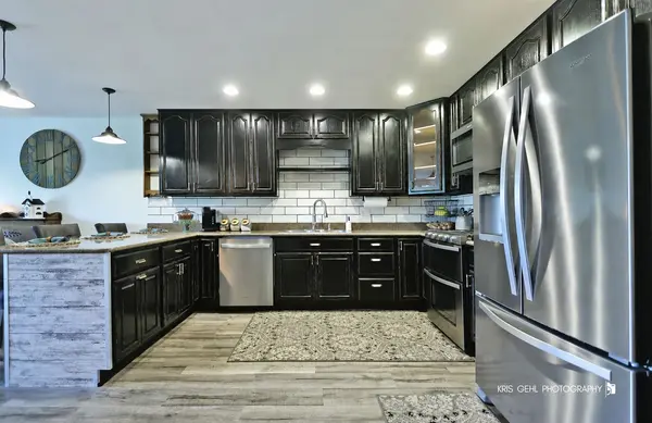 860 STRATFORD CT, Grayslake, IL 60030