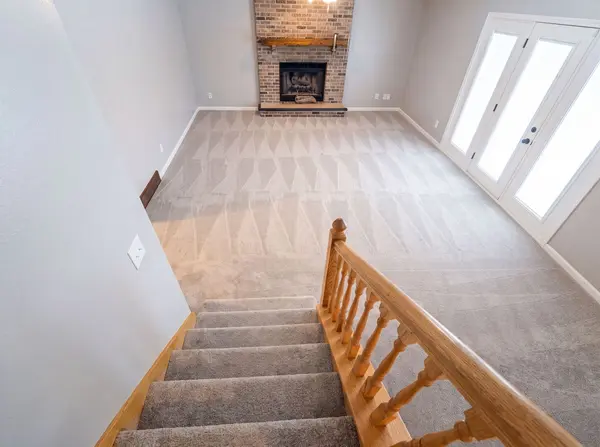 1503 Featherstone RD, Rockford, IL 61107