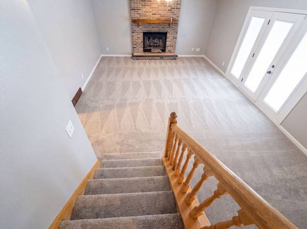 1503 Featherstone RD, Rockford, IL 61107