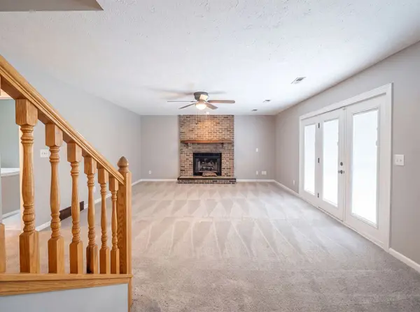 1503 Featherstone RD, Rockford, IL 61107