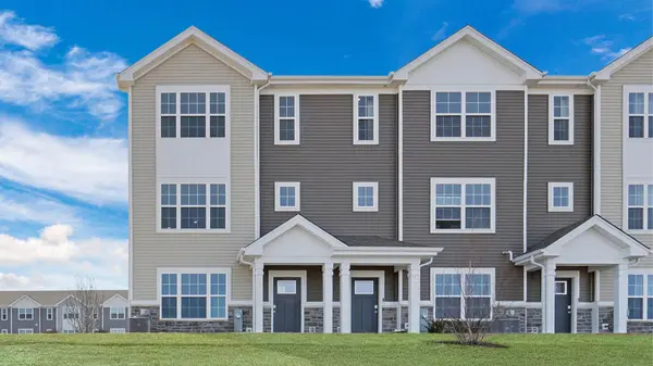 2740 Arrowhead DR, Pingree Grove, IL 60140