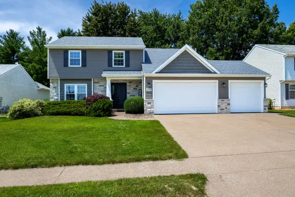 4708 34th ST, Bettendorf, IA 52722
