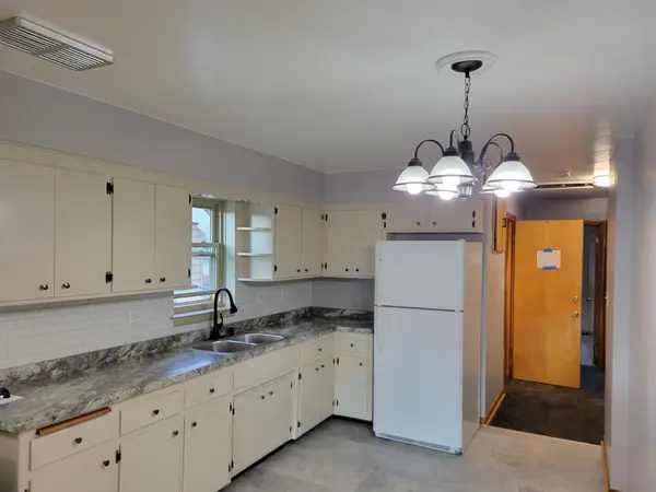 3213 Cuyler AVE, Berwyn, IL 60402