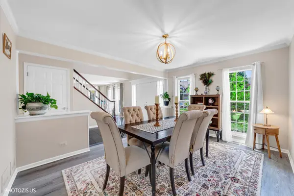 320 Ambria DR, Mundelein, IL 60060