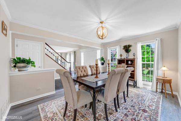 320 Ambria DR, Mundelein, IL 60060