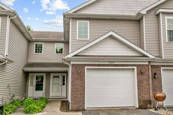 1320 E Arnold ST, Sandwich, IL 60548
