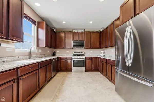 218 Woodford RD, Oswego, IL 60543