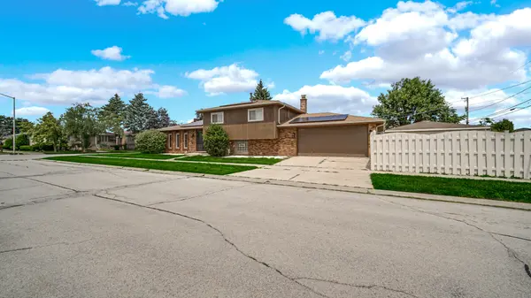 621 Escanaba AVE, Calumet City, IL 60409