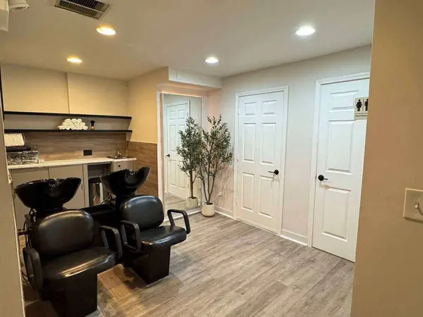 3110 Sheridan RD, Chicago, IL 60657