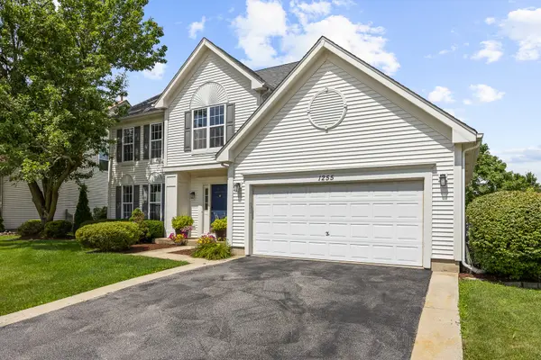 1255 Chicory LN, Naperville, IL 60564