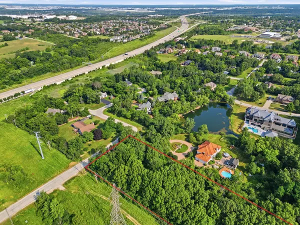 1365 Gordon LN, Lemont, IL 60439
