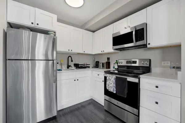 1122 N Clark ST #1402, Chicago, IL 60610