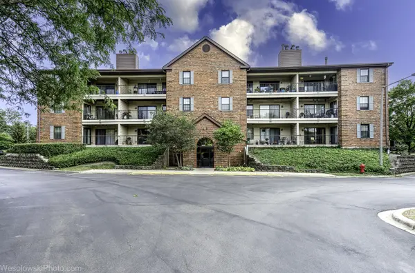 641 Hapsfield LN #201, Buffalo Grove, IL 60089
