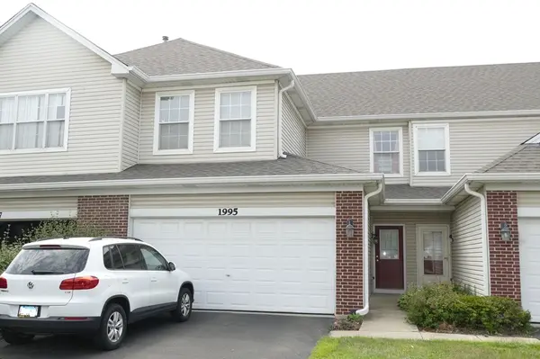 1995 GOLDEN GATE LN #1995, Naperville, IL 60563