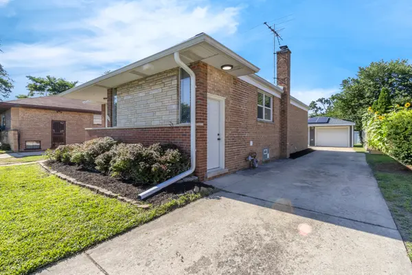 930 E 161st PL, South Holland, IL 60473
