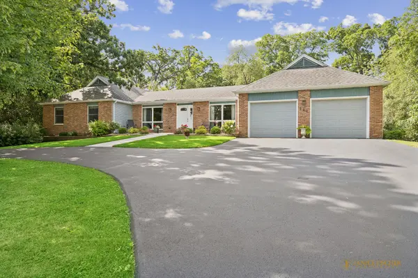 221 S Dawn Marie DR, Round Lake, IL 60073