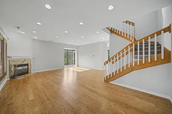 727 S Ashland AVE #B, Chicago, IL 60607