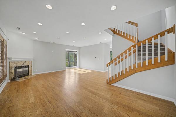 727 S Ashland AVE #B, Chicago, IL 60607