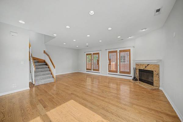 727 S Ashland AVE #B, Chicago, IL 60607
