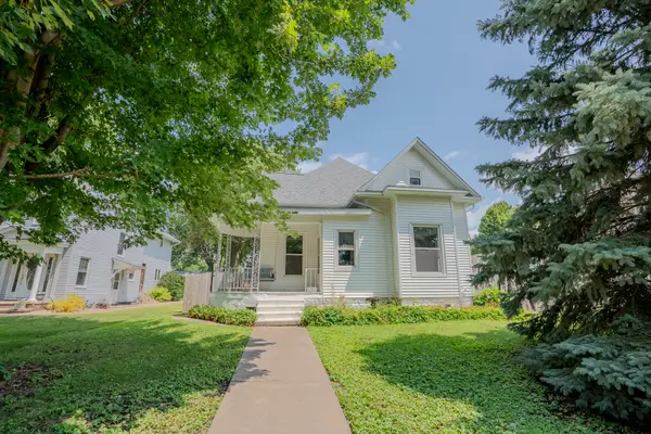 808 6th ST, Durant, IA 52747