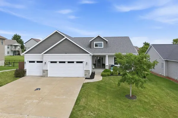 5789 Texas DR, Bettendorf, IA 52722