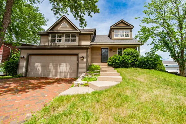 18910 W Orchard LN, Grayslake, IL 60030