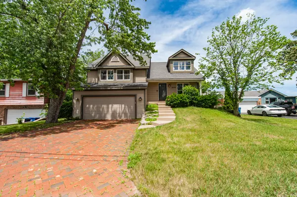 18910 W Orchard LN, Grayslake, IL 60030