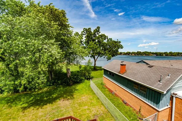 18910 W Orchard LN, Grayslake, IL 60030