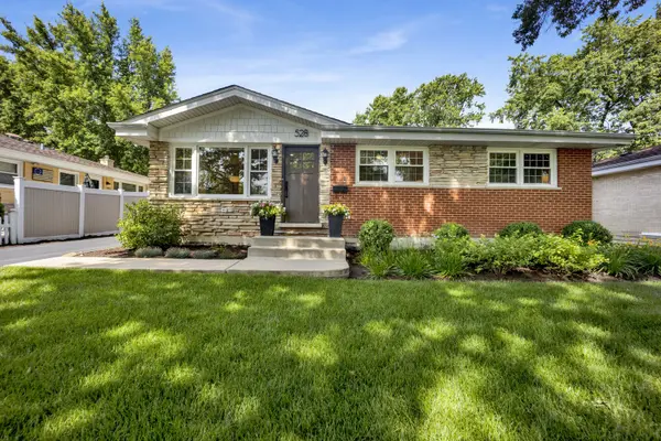 528 Kipling CT,  Wheaton,  IL 60187