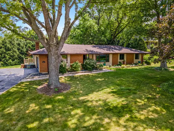 847 Hemlock DR, Sleepy Hollow, IL 60118