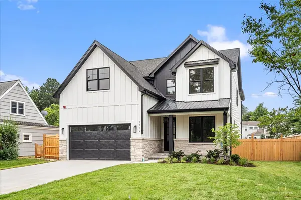 1112 Cedar LN, Northbrook, IL 60062